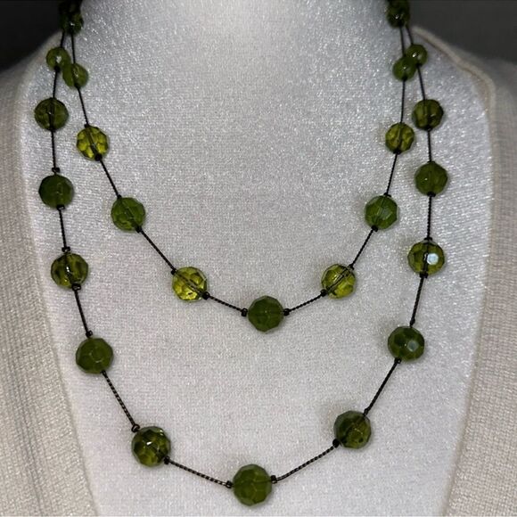 Robert & Rose Vintage Bronze Tone Double Strand Green Acrylic Beads Necklace - Picture 2 of 5